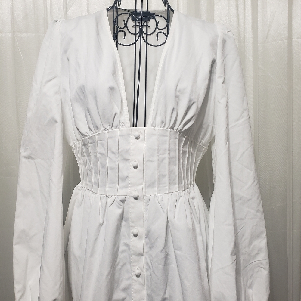 PrettyLittleThing Sz 4 White Skater Dress - Picture 4 of 13